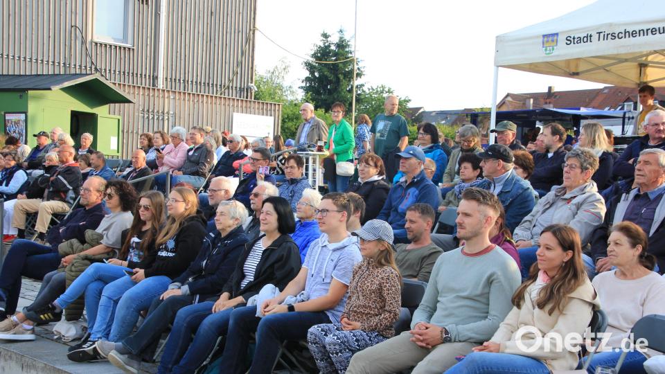 Sehr gut besucht war am Freitagabend das Comedy-Konzert von Barbari Bavarii. Bild: kro