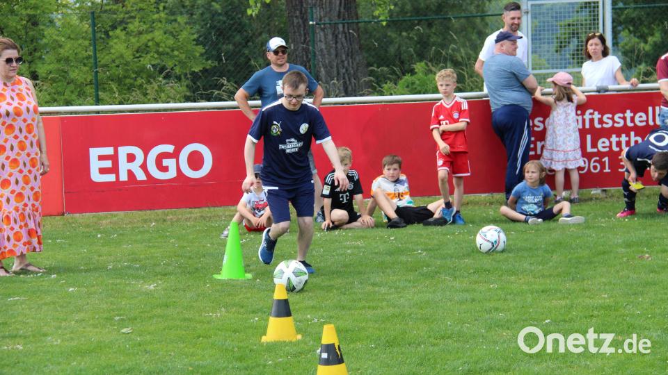 Jede Menge Action und Spießspaß wurde den jungen Kickern beim Fußballaktionstag auf dem Sportgelände der DJK Neustadt geboten. Bild: prh