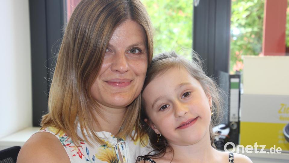 Personalrätin Stefanie Bernau mit ihrem Patenkind Milla (6). Bild: kro