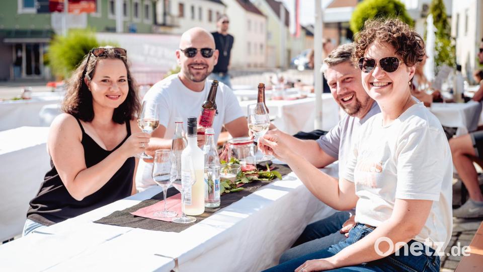 Gute Stimmung herrschte beim Jubiläumsfest der Clubfreunde Rot-Schwarz Wernberg. Bild: Lang/exb