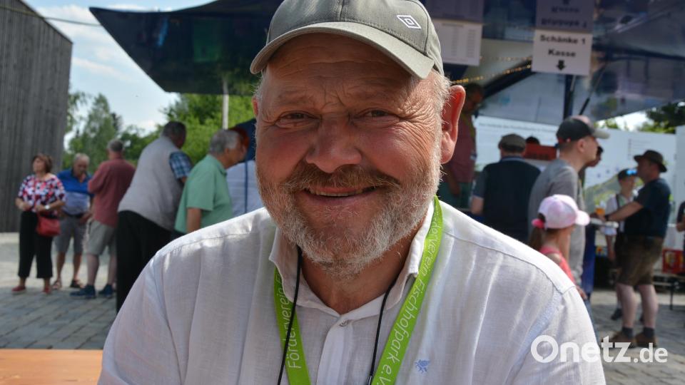 Die Hauptorganisation des Tag der Blasmusik lag bei Karl Schwägerl. Der 63-Jährige könnte sich eine Wiederholung des Blasmusik-Festivals vorstellen. Bild: jr