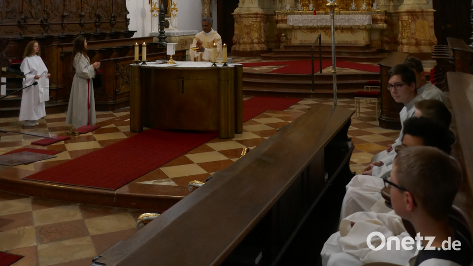 Messe in der Stiftskirche &quot;Unsere Liebe Frau zur Alten Kapelle&quot;, zelebriert von Pater Joy. Bild: Pfarramt Brand-Nagel/exb