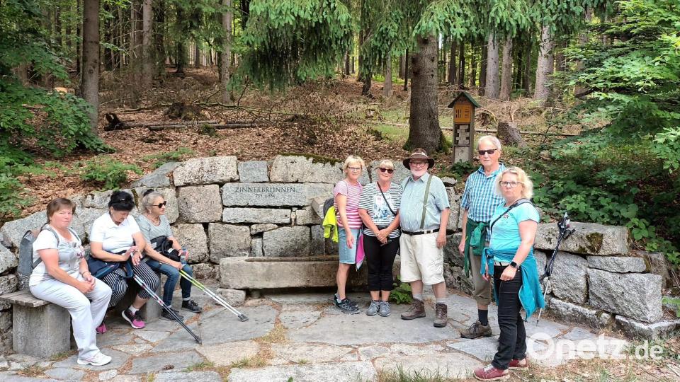 Am Zinnenbrunnen in Ölbrunn wurde kurz gerastet. Bild: FGV Brand/exb
