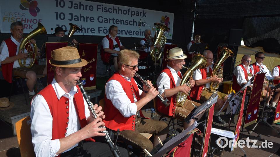 Das 16-köpfige Ensemble „Fränkisch Blech“ war aus Hof angereist. Bild: jr