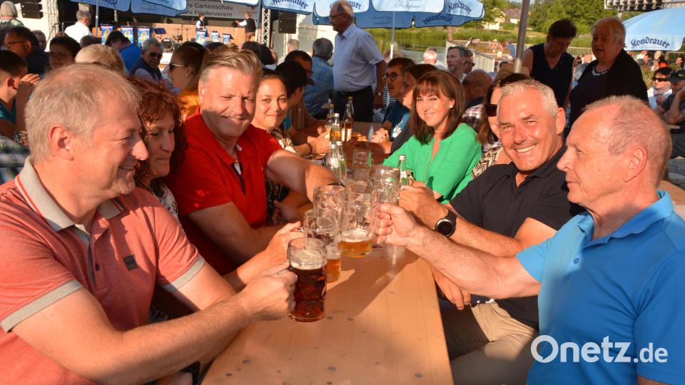 Gute Laune hatten die Gäste beim Tag der Blasmusik beim Kultur-Sommer. Bild: jr