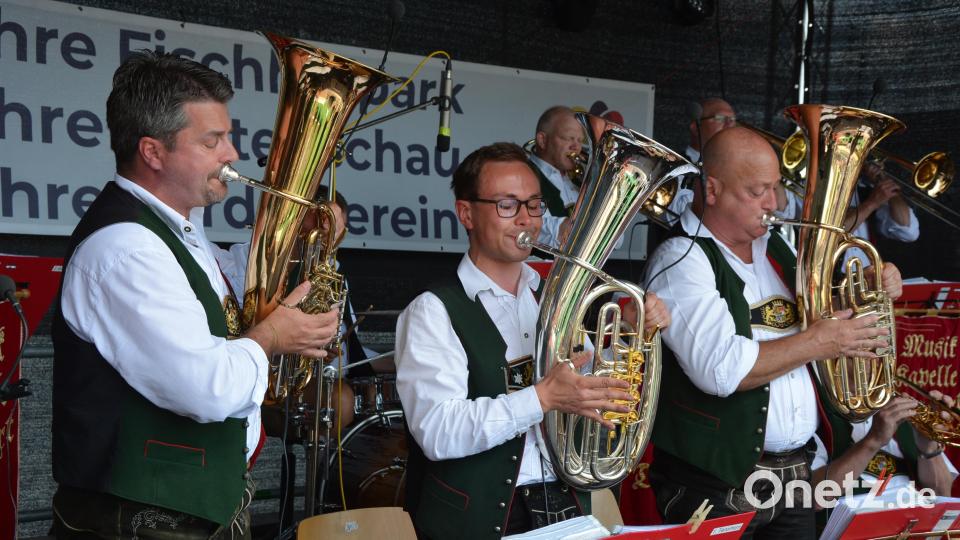 Die Dießfurter überzeugten das Publikum mit bester Blasmusik aus dem Eger- und Böhmerland. Bild: jr
