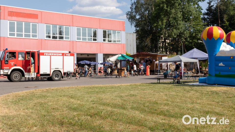 Auf dem Gelände der Feuerwehr Bärnau war der Spendentag für die an Leukämie erkrankte Luisa. Bild: Susanne Forster