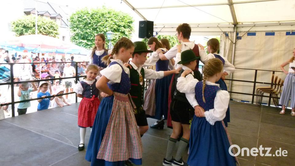 Ländliches Brauchtum brachten &quot;D&#039;Haidnaabtaler&quot; auf die Bühne Bild: rn