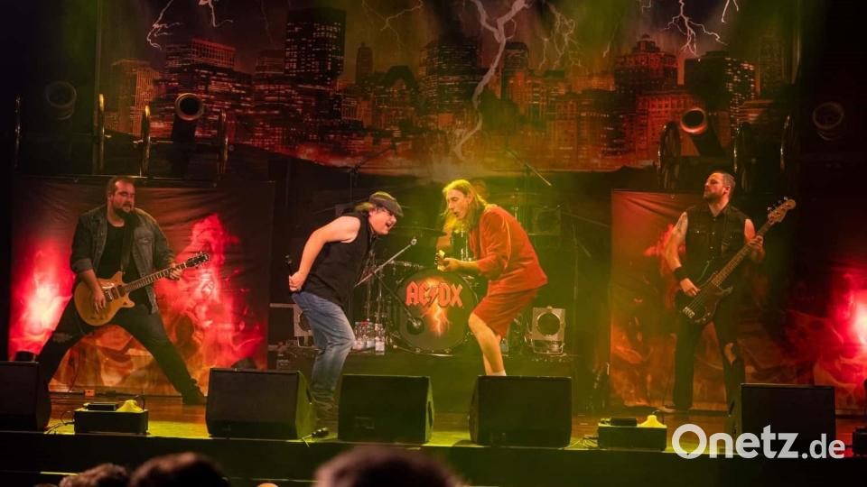 Beim &quot;Midanand&quot;-Benefizkonzert am 8. Juli sind auch &quot;AC/DX&quot; mit dabei. Bild: AC/DX/exb