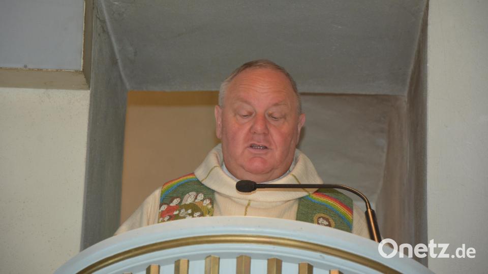 Diözesan-Landvolkpfarrer Christian Liebenstein plädierte für weniger Streben nach Gier und Macht und warb für mehr Bescheidenheit und für das Teilen. Bild: jr