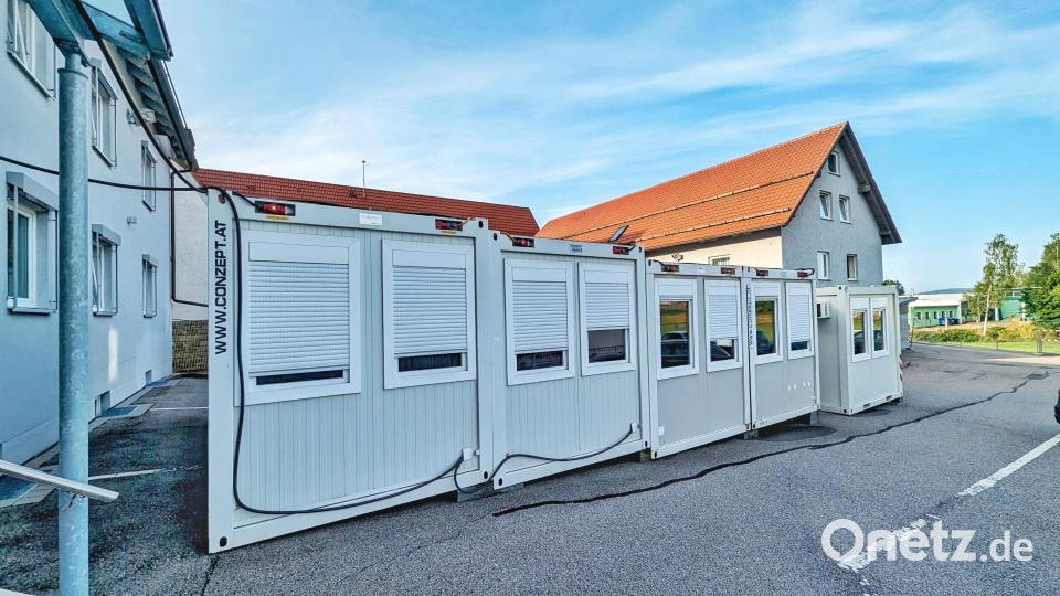 Das kleine &quot;Containerdorf&quot; im Innenhof der Bundespolizei in Waidhaus dient zur schnellen Versorgung von Migranten. Bild: Bundespolizeiinspektion Waidhaus