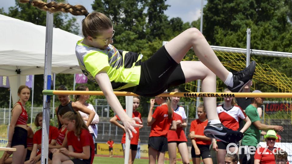 Johanna Kopp vom TV Amberg beim Hochsprung. Bild: Hubert Ziegler