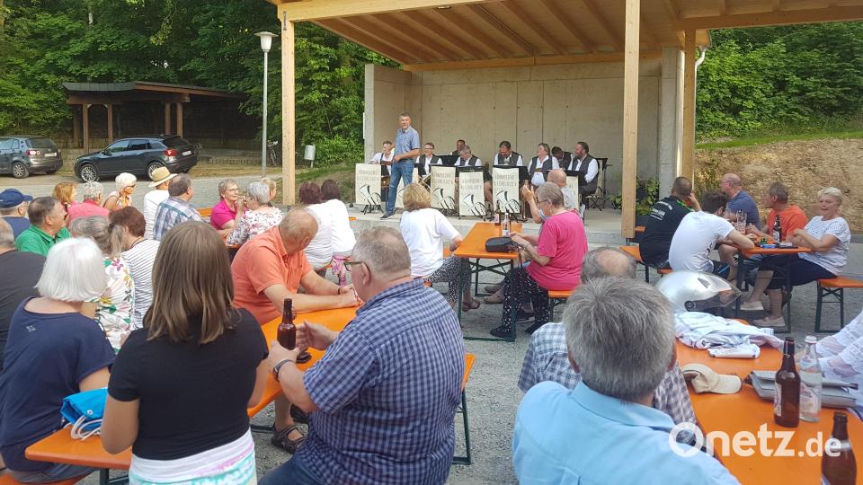 Der Auftakt zu den Serenaden im Rahmen des Moosbacher Musiksommers mit der „Böhmischen Blechblous`n“ ist gemacht. Bild: gi