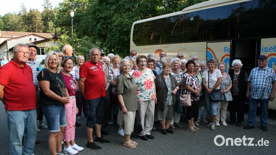 Die große Reisegruppe der Seniorenvereinigung Friedenfels. Bild: roh