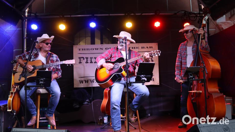 Die Phil Seccer Band auf der Ottmann-Bühne: Garant für beste Musik in hervorragender Sound-Qualität. Bild: mfh
