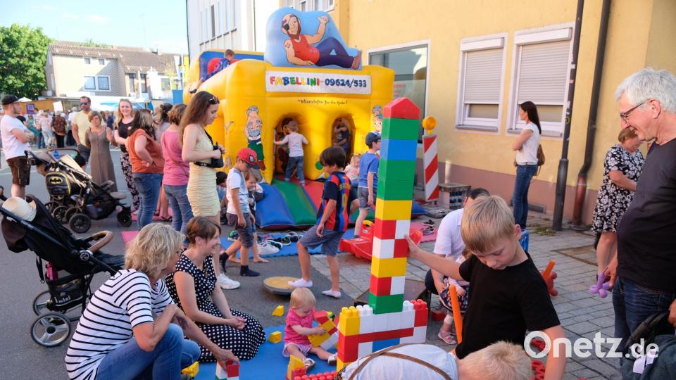 Die Spielstraße, ein Höhepunkt für Kleine und Große. Bild: mab