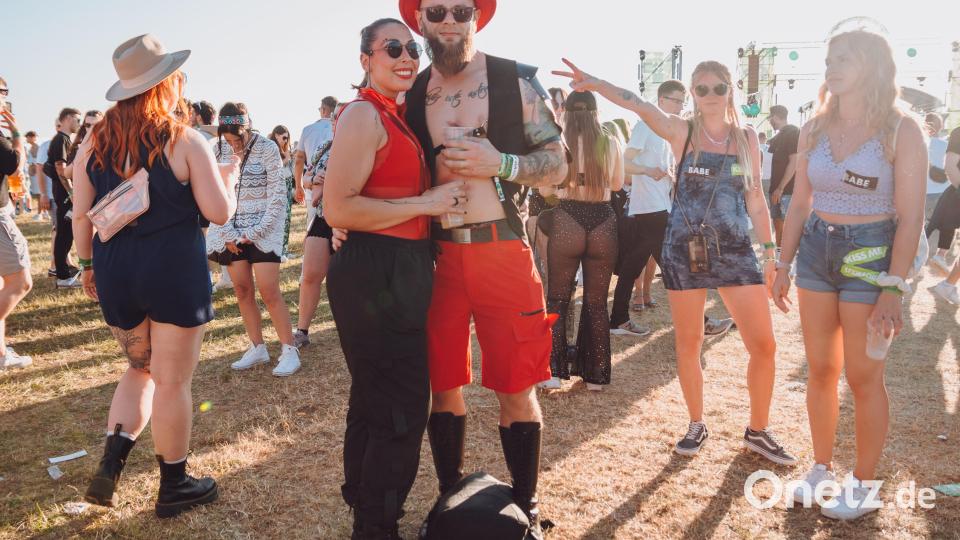 Laura Seyferth und ihr Begleiter Florian Kreisel haben sich fürs Festival extra in Schale geworfen. Bild: Susanne Forster