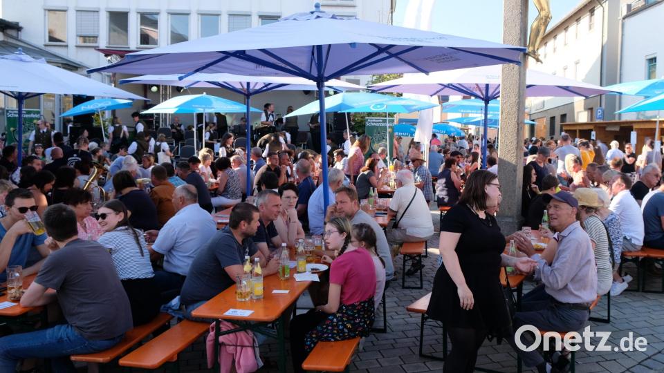 Der Platz am Kreuz, Zentrum und idealer Treffpunkt. Bild: mab
