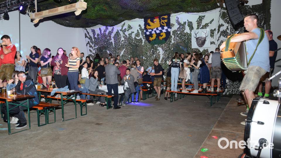 Die &quot;Brezensalzer&quot; spielten am Samstagabend auf. Bild: bey