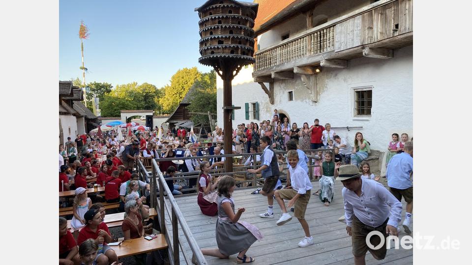 Früh übt sich, wer später ein echtes Kirwapaar werden will. Bild: aub