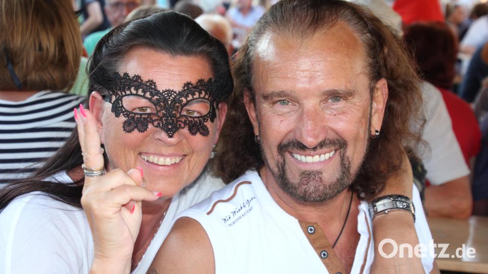 Dieses Pärchen genoss den italienischen Abend. Bild: kro