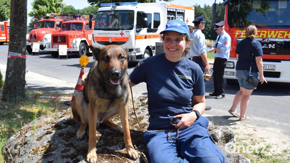 Bei der Hundestaffel drehen sich die Einsätze hauptsächlich um Leben zu 
schützen und zu retten. Bild: oe
