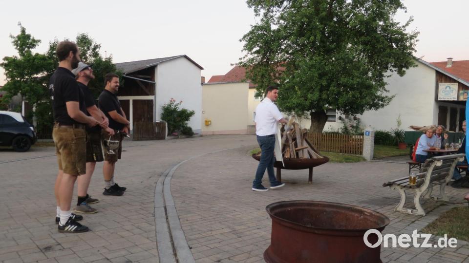 Die Hiltersdorfer feiern Patrozinium ihrer Dorfkapelle, die dem heiligen Johannes geweiht ist. Bild: Christine Schwarz/exb