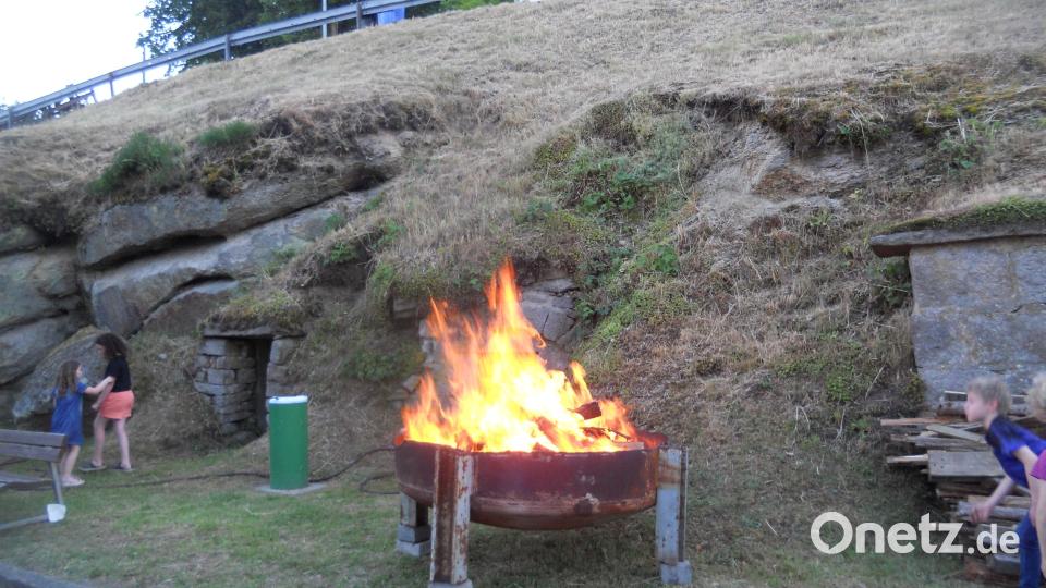 Johannifeuer auf dem Ortsplatz in Flossenbürg Bild: jba