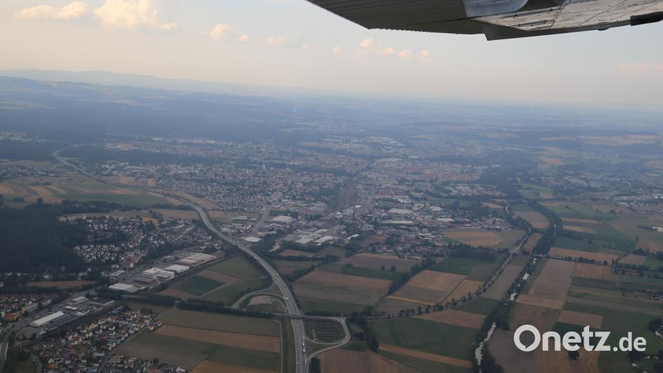 Diese Aussicht zeigt sich den Piloten und Luftbeobachtern der Luftrettungsstaffel vom Stützpunkt Weiden-Latsch. Bild: jak