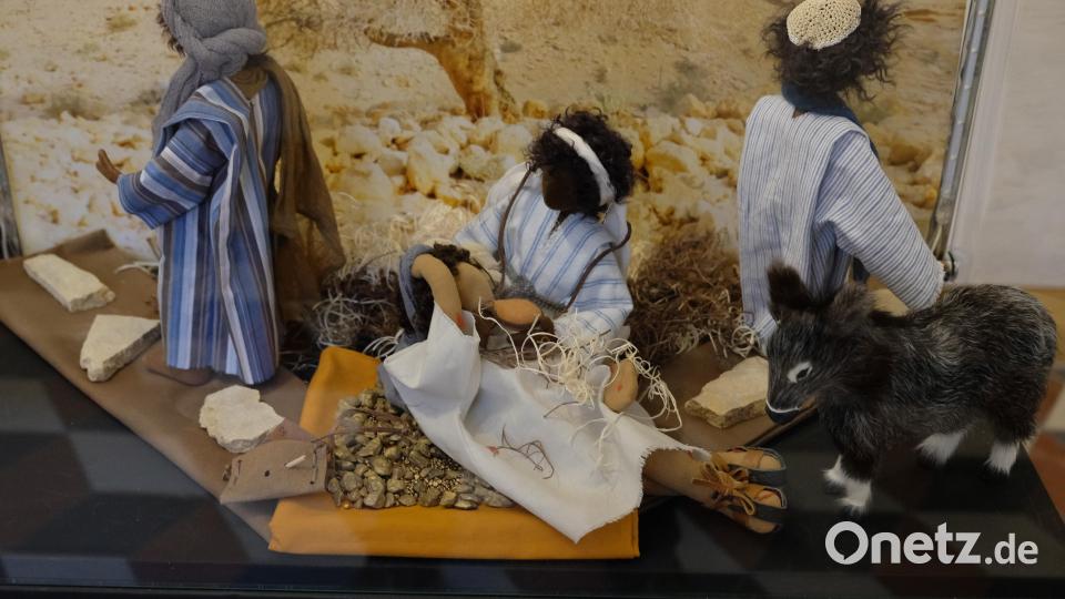 Die bunten Figuren sind Impulsgeber für biblische Szenen Bild: do