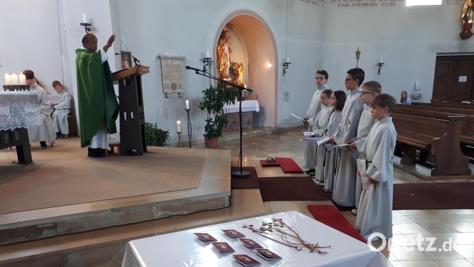 In der Pfarrei Krummennaab gibt es sechs neue Ministranten. Bild: Elfriede Schwarzmeier/exb