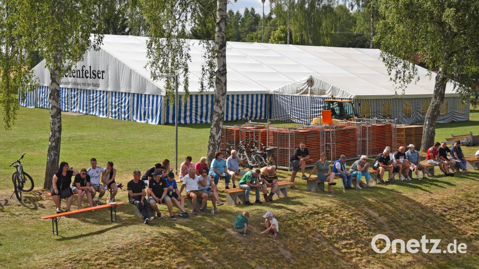 Mit dem bisherigen Verlauf der Sportwoche ist der Festausschuss des SV Plößberg zufrieden. Bild: gb