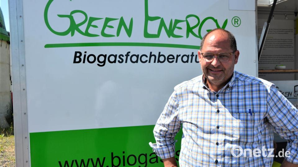 Max Zintl vom ortsansässigen Unternehmen „Green Energy“ hat sich auf den Bau von Biogasanlagen spezialisiert. Seiner Meinung nach hat Biogas eine Zukunft. Bild: jr