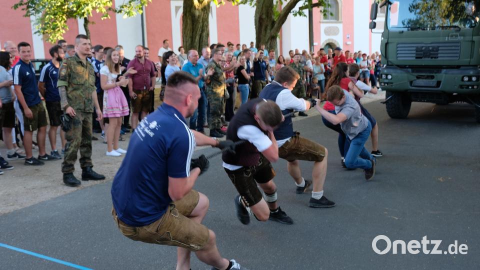 Mit einem Gaudi-Seilzieh-Wettbewerb, organisiert von der Pateneinheit der Bundeswehr, beginnt am Samstagabend das Speinsharter Bürgerfest Bild: do