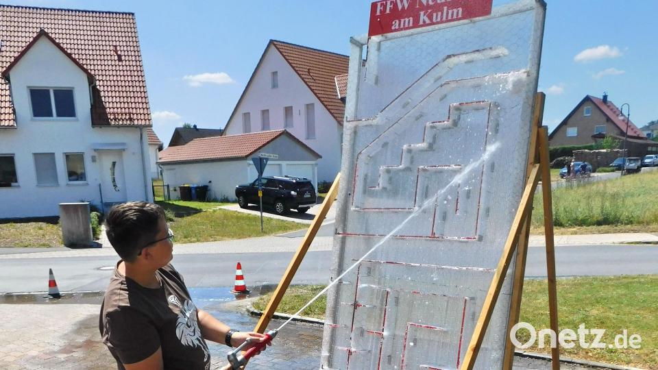 Geschicklichkeit mit der Spritze war bei diesem Spiel gefragt. Bild: whü
