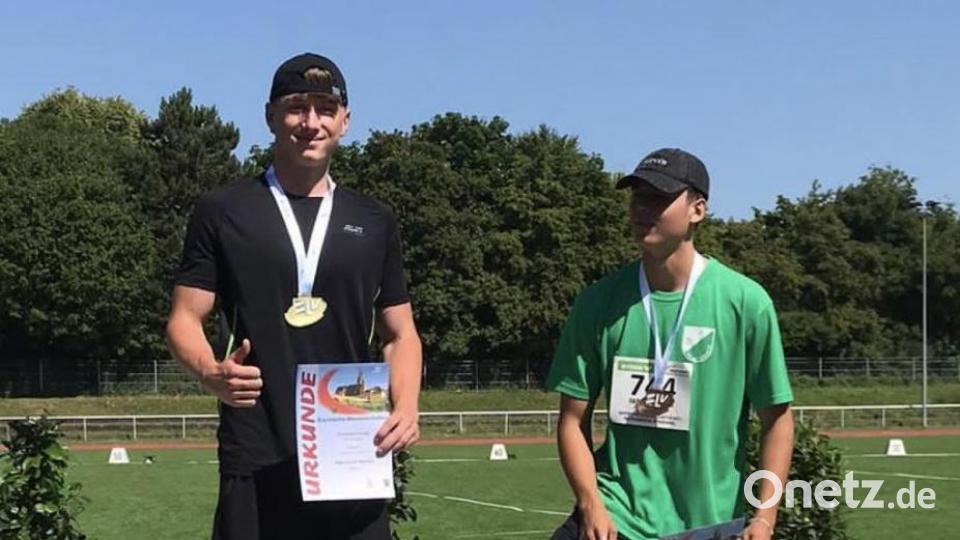 Leonard Sichelstiel (ESV Amberg, links) wurde Bayerischer Meister im Speerwerfen. Bild: ESV Amberg