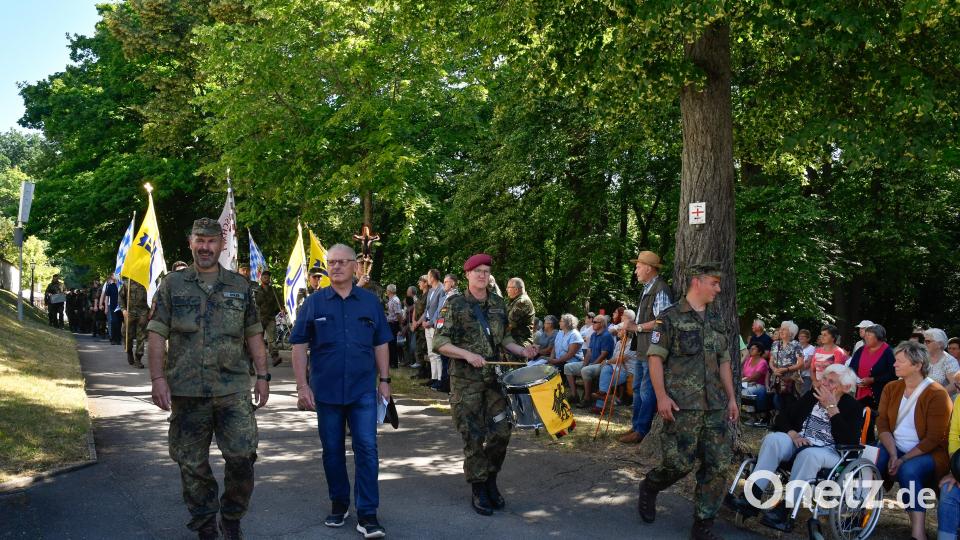 Bei der Soldatenwallfahrt auf den Mariahilfberg war auch das Heeresmusikkorps Veitshöchheim dabei. Bild: Petra Hartl