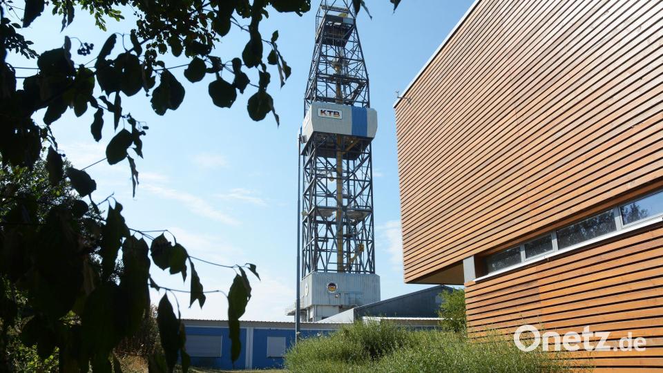 Der Weg ins Geo-Zentrum an der KTB führt über die Staaatsstraße 2181. Doch ist bis Mitte August wegen Sanierungsarbeiten gesperrt. Doch für Besucher gibt es eine Lösung. Bild: Gabi Schönberger
