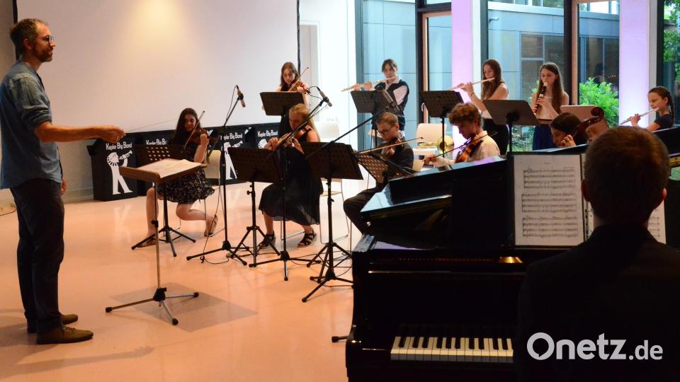 Das gemischte Ensemble des Kepler Gymnasium und &quot;Game of Thrones&quot;. Bild: Kunz