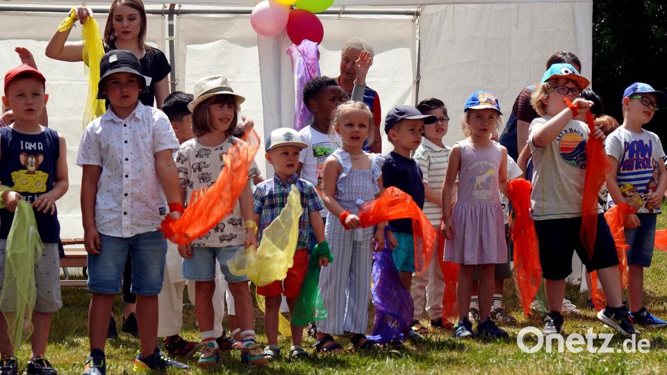 In verschiedenen Landessprachen sangen die Kinder bei der Aufführung Kinderlieder. Bild: R. Kreuzer