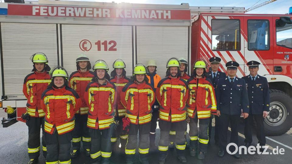 Zehn Aktive der Feuerwehr Kemnath legten in zwei Gruppen erfolgreich die Leistungsprüfung &quot;Die Gruppe im Löscheinsatz&quot; mit Bravour ab. Bild: mde