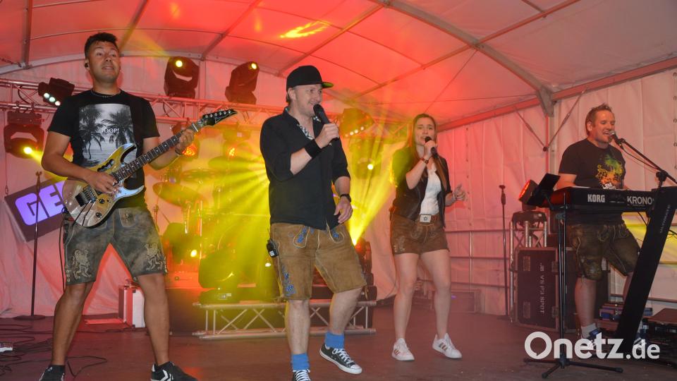 Die Band „Geile Zeit“ spielte heuer zum zweiten Mal bei „Rock in Staaz“. Bild: jr