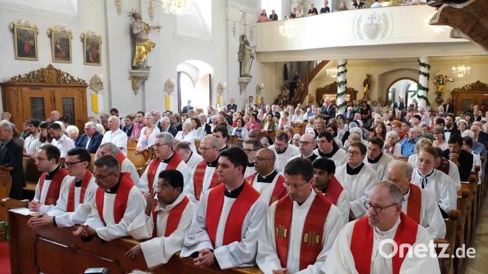 Vollbesetzt präsentiert sich die Wallfahrtskirche an diesem Festtag. Bild: mab