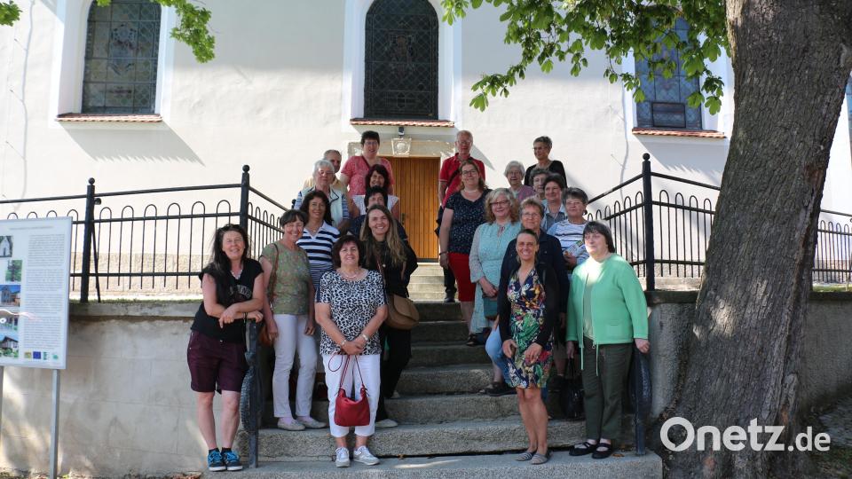 Ein Erinnerungsbild auf den Kirchenstufen durfte natürlich nicht fehlen. Bild: rpp