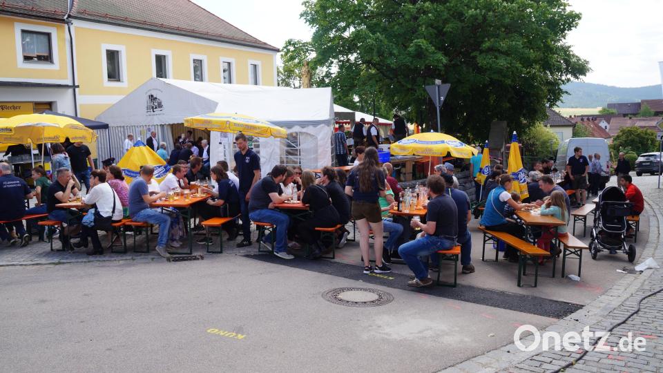 Zur Mittagszeit waren der Plo und die angrenzenden Straßen rappelvoll Bild: wel