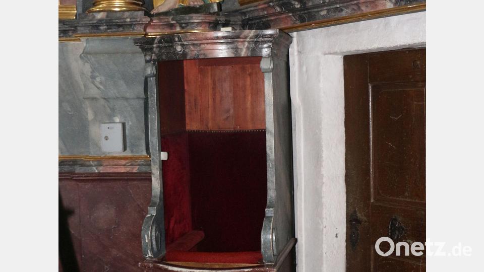 Versteckt hinter dem Altar hatte man für Resl einen Beichtstuhl eingebaut. Bild: rpp