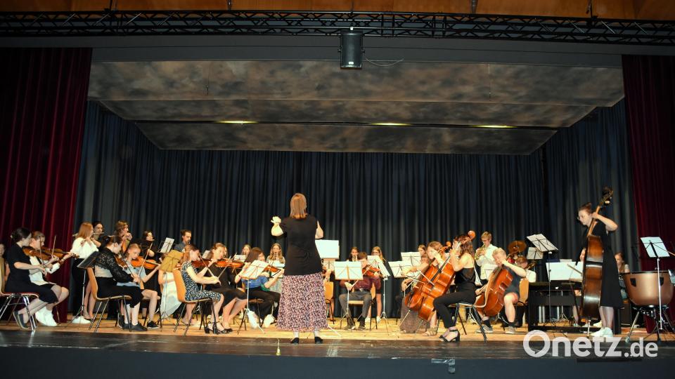 Das Schulorchester überzeugte mit mehreren Beiträgen. Bild: ubb