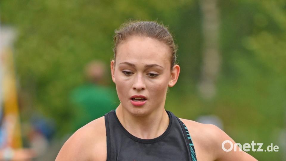 Eliska Kucerova von Triatlet Karlovy Vary erzielte beim Weiherlauf in Plößberg die Bestzeit über 4600 Meter. Bild: Gebert