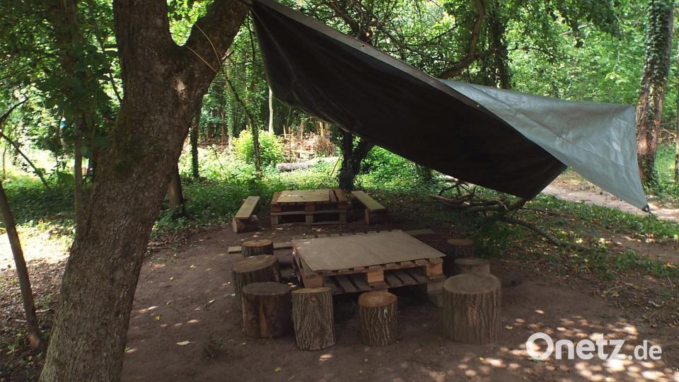 Die Außenanlagen erlaubten es, mit den Kindern zu allen Jahreszeiten auf Entdeckungsreise zu gehen. Bild: e