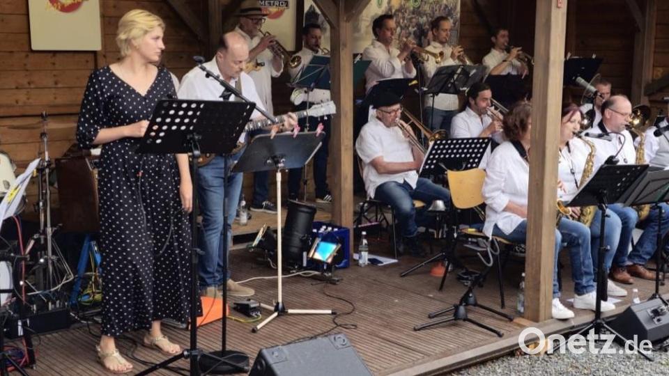 Die &quot;Metro Big Band&quot; brannte ein regelrechtes Feuerwerk ab. Das Repertoire reichte von Glenn Müller bis modern Bild: mas